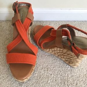 Brand NEW banana republic size 7.5 wedges